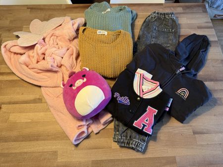 Kleines Mädchen Kleiderpaket, Gr. 122/128, 6 Teile