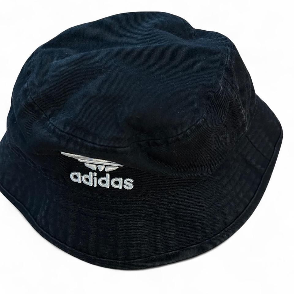 Adidas Copricapi, berretti & cappellini: black unisex Adidas bucket hat – Usato da Winterthur venduto da hachiscutecloset 4