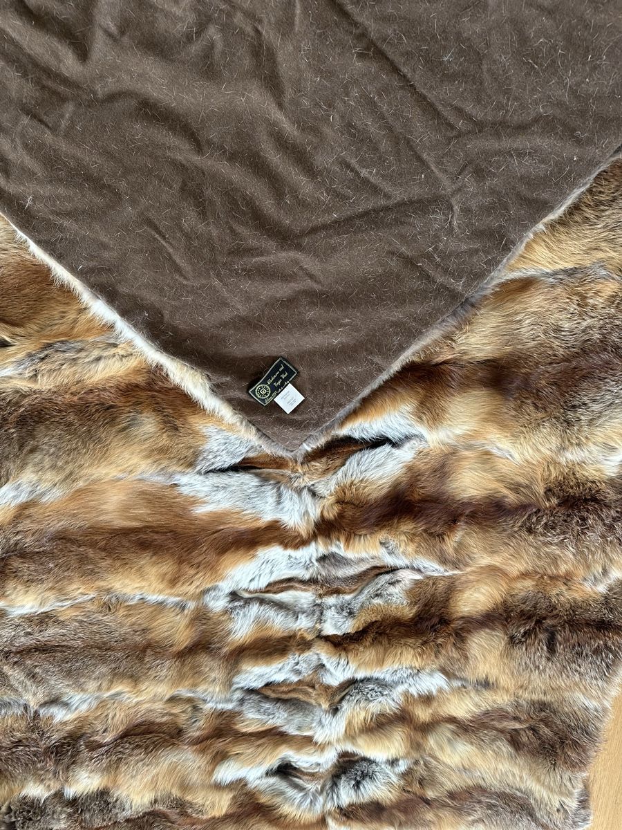 Coperte: Grosse Decke aus Fuchsfellen – Usato da Basel venduto da eucalyptica 2