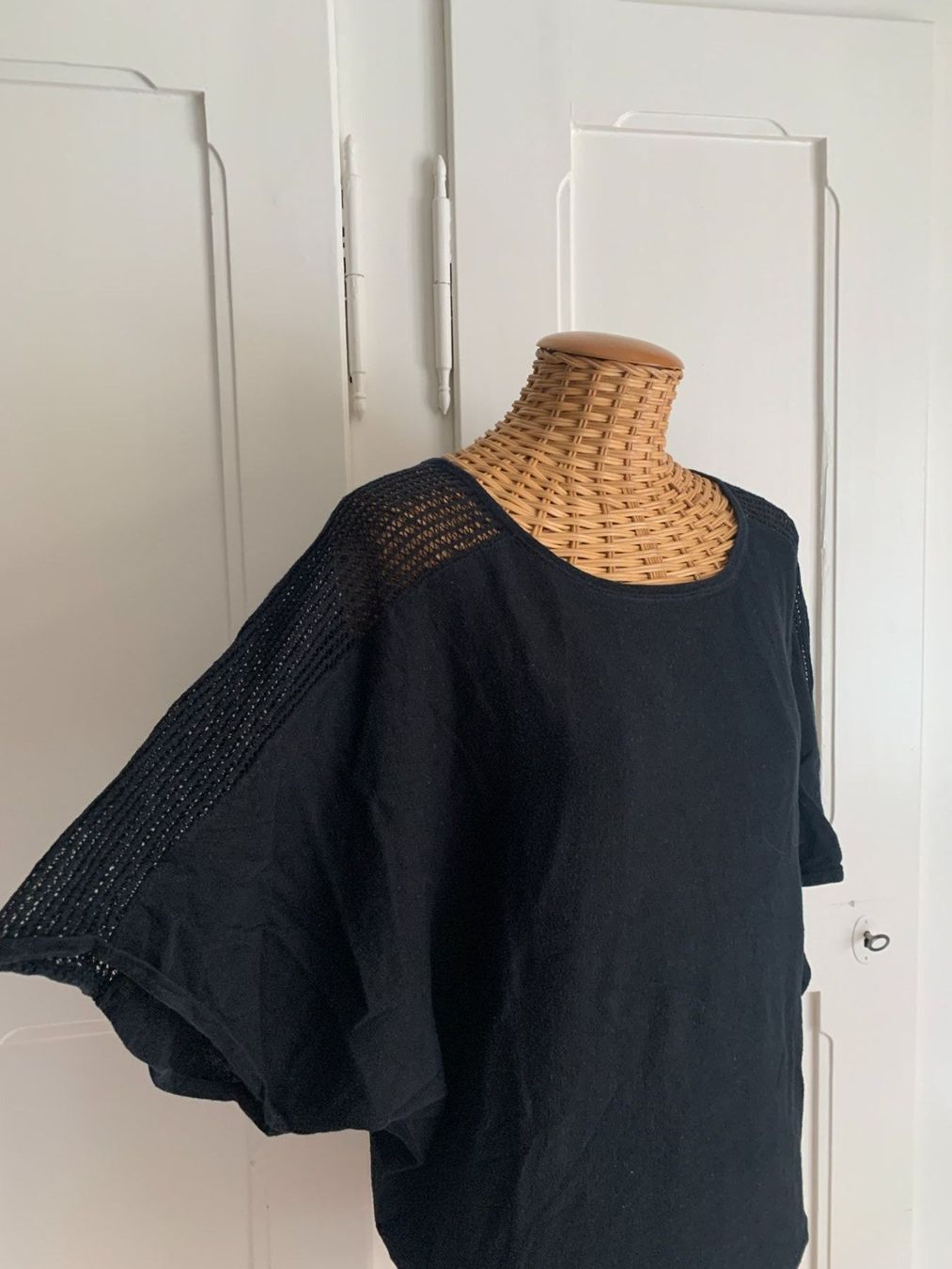 H&M T-shirts: Oberteil schwarz oversized - 34 – D'occasion à Zürich par Diazaio 1