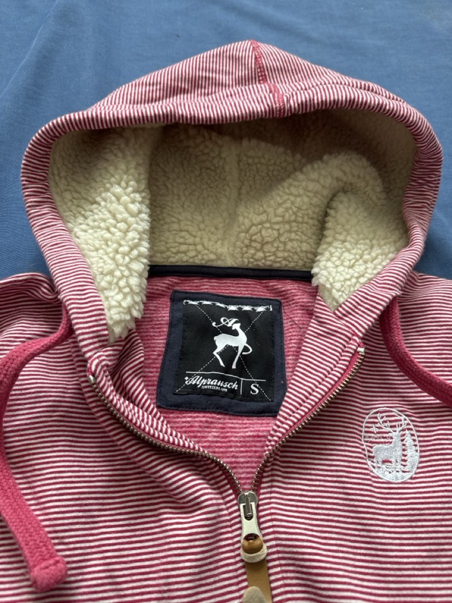 Alprausch Maglioni & Felpe: Alptausch Pullover Grösse S pink/weiss gestreifelt – Usato da Bremgarten AG venduto da muehlemannl 1