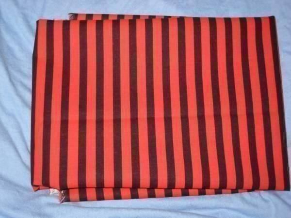 Tissus: Stoff Viscose rot/schwarz gestreift Reststück! – Neuf (Voir description) à Füllinsdorf par Schlupp