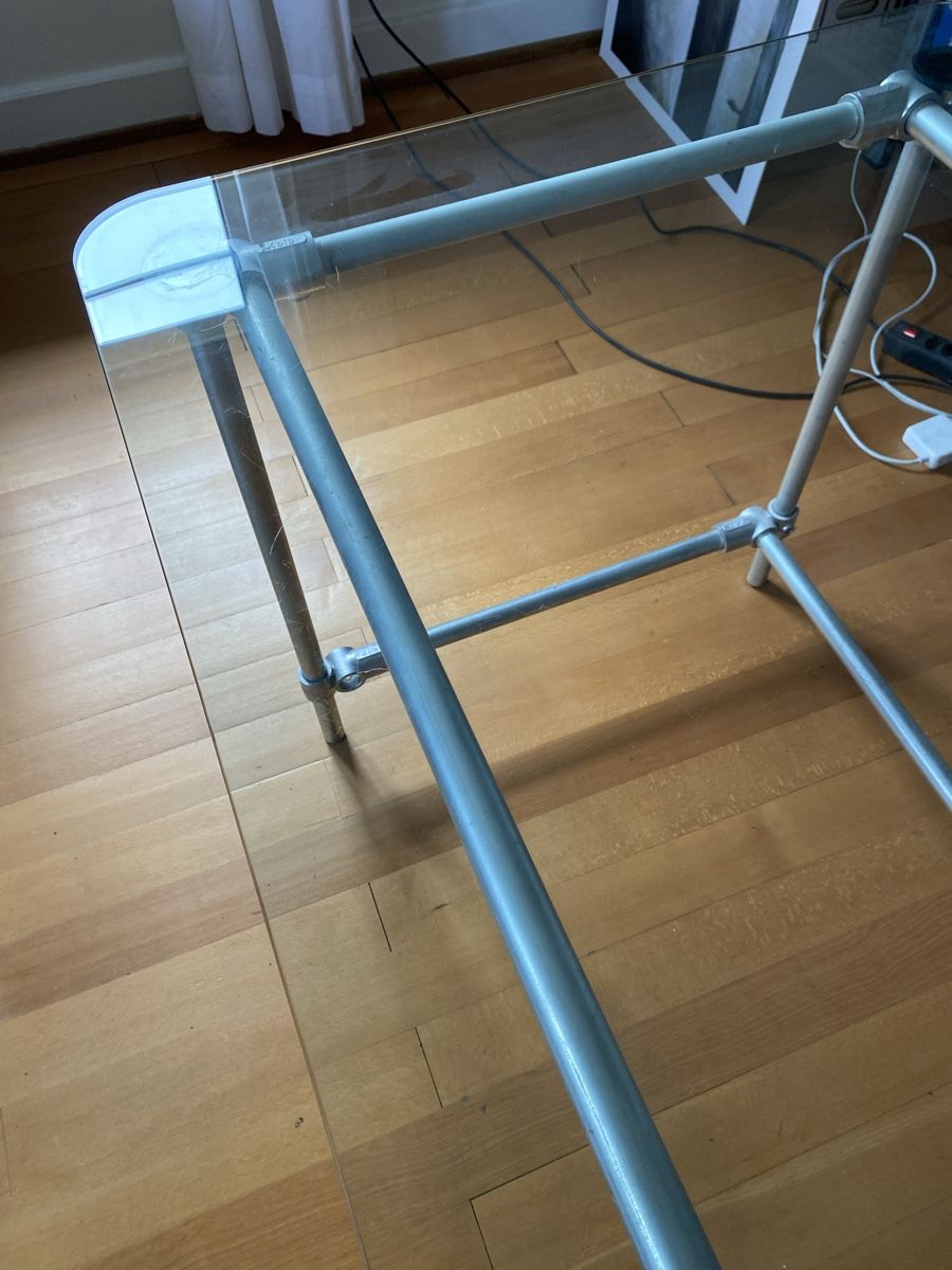 Tische: Moderner Glastisch mit Metallgestell, Top Zustand! – Gebraucht aus Baden von namensalat07 2