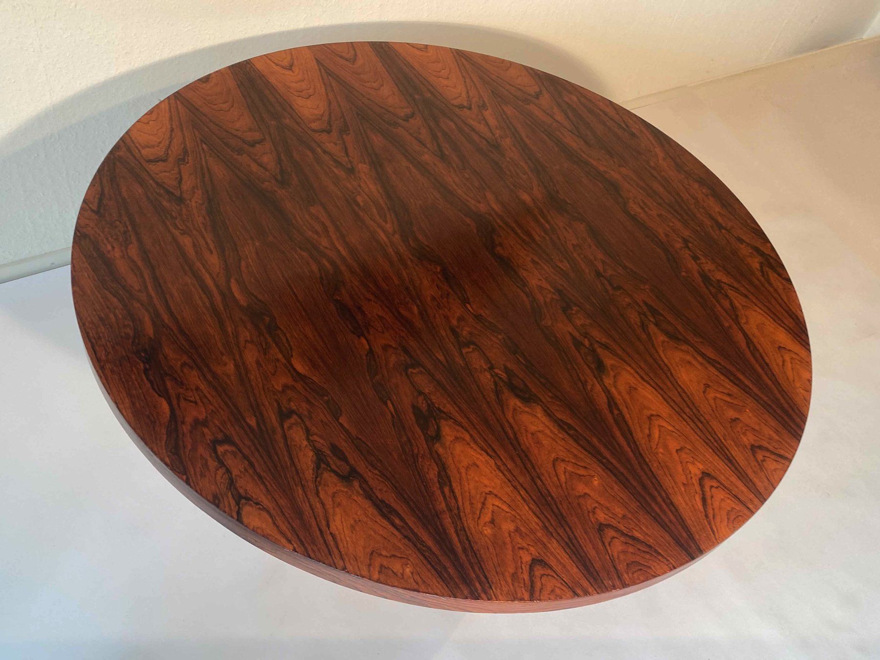 Tulip Tavoli: Midcentury Rosewood Coffee Table – Usato da Beringen venduto da Kultgut 8