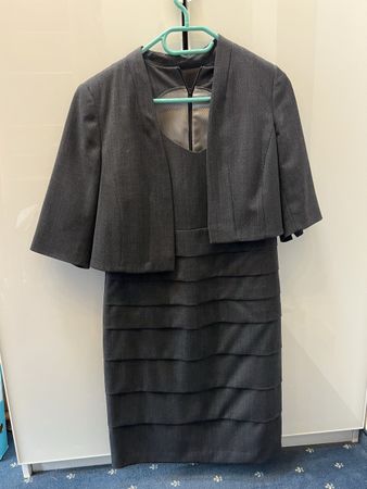 Kleid mit Jacke, Grau, Gr. 42
