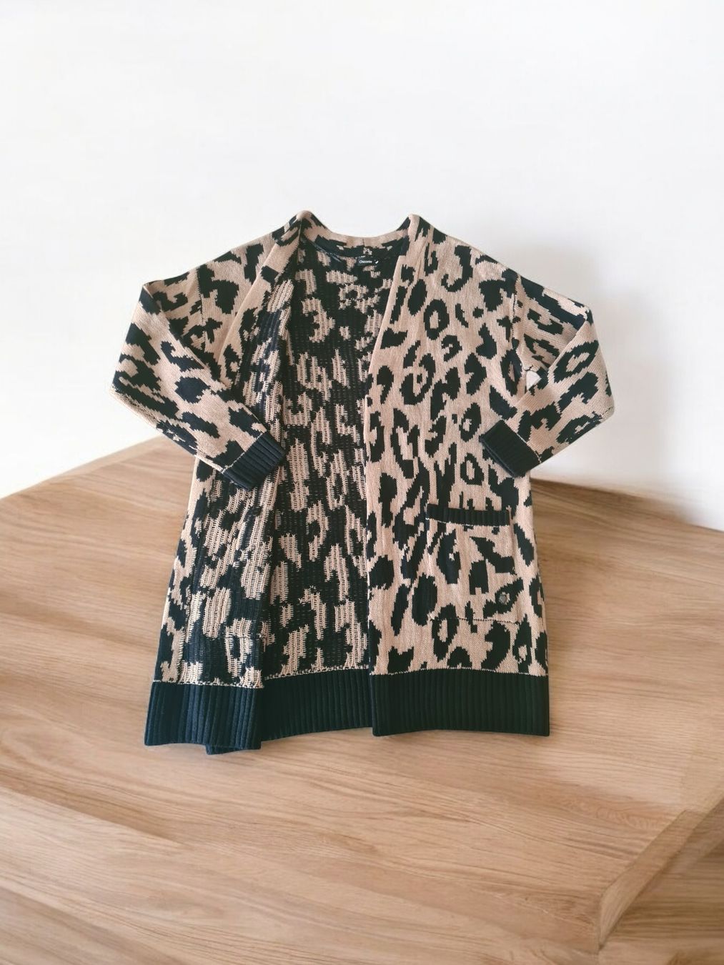 Gilets & Westen: Jaquette Tricot Léopard (S) – Neu und originalverpackt aus Etoy von MyStyleMyMode 3