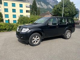Nissan Pathfinder 7 Plätze