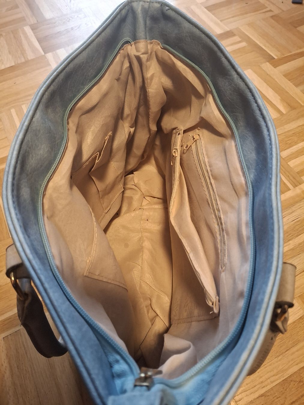 Borse da donna: hellblaue Handtasche mit vielen Fächern. – Usato da Basel venduto da Emanueledd00 2