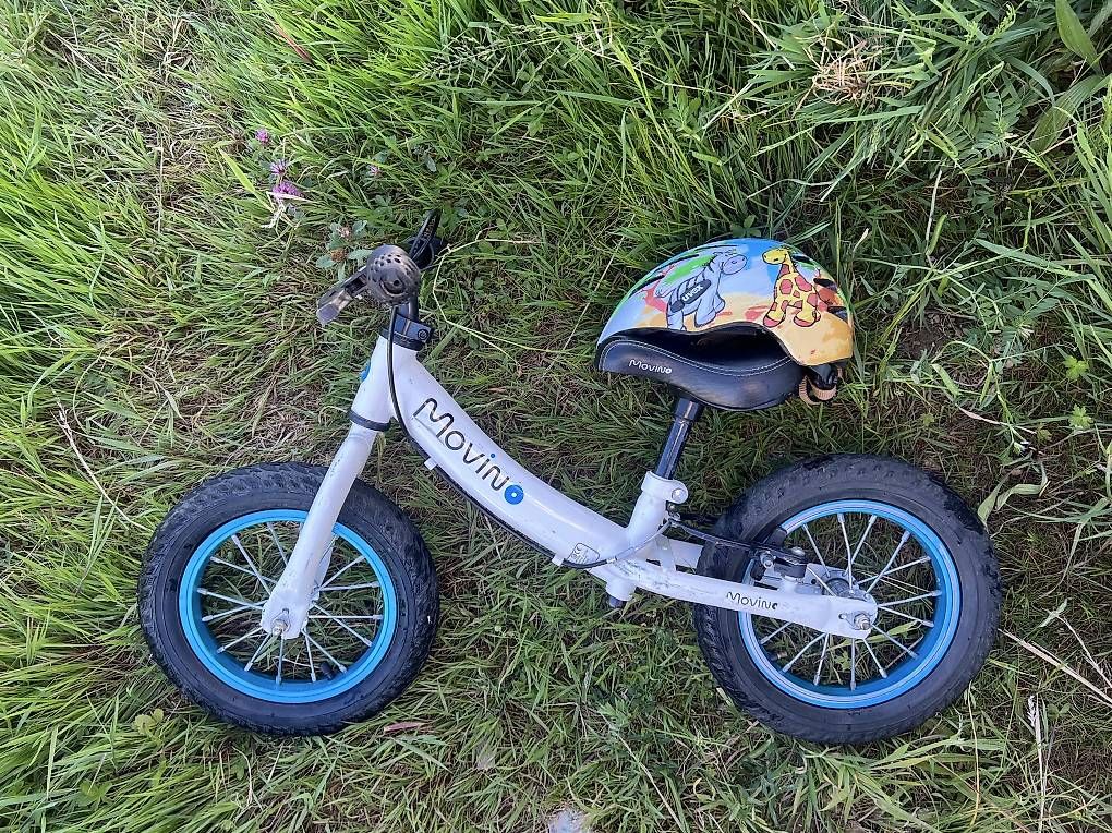 Veicoli per bambini: Laufvelo Laufrad mit Helm – Usato da Bärschwil venduto da mon_xg56 1
