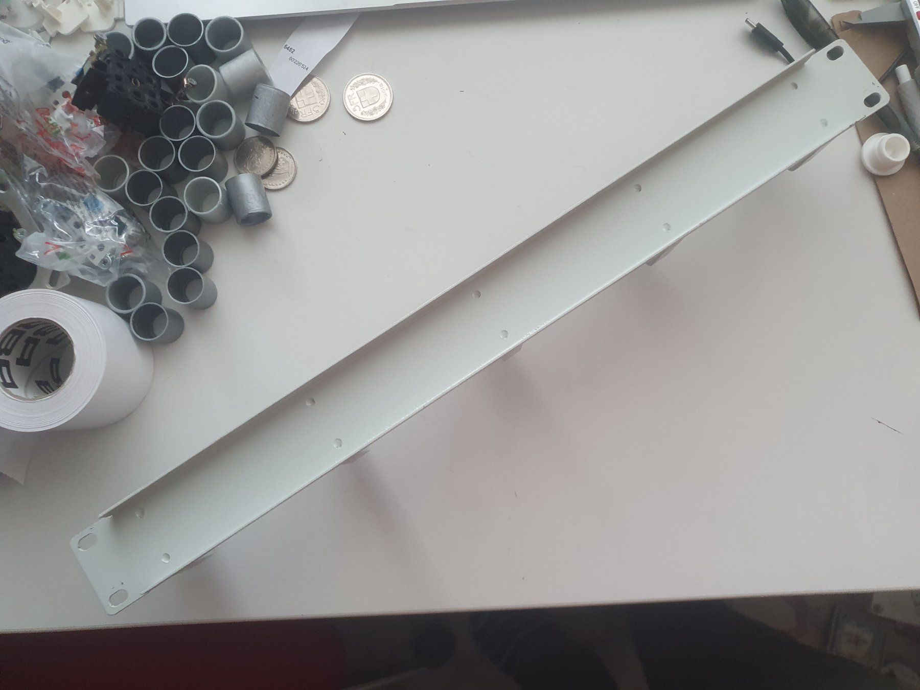 Racks & Cavalletti: Kabelführung 19" Rangierpanel Kabelführungspanel 55mm Menge? – Usato da Zürich venduto da Alibaba1234 5