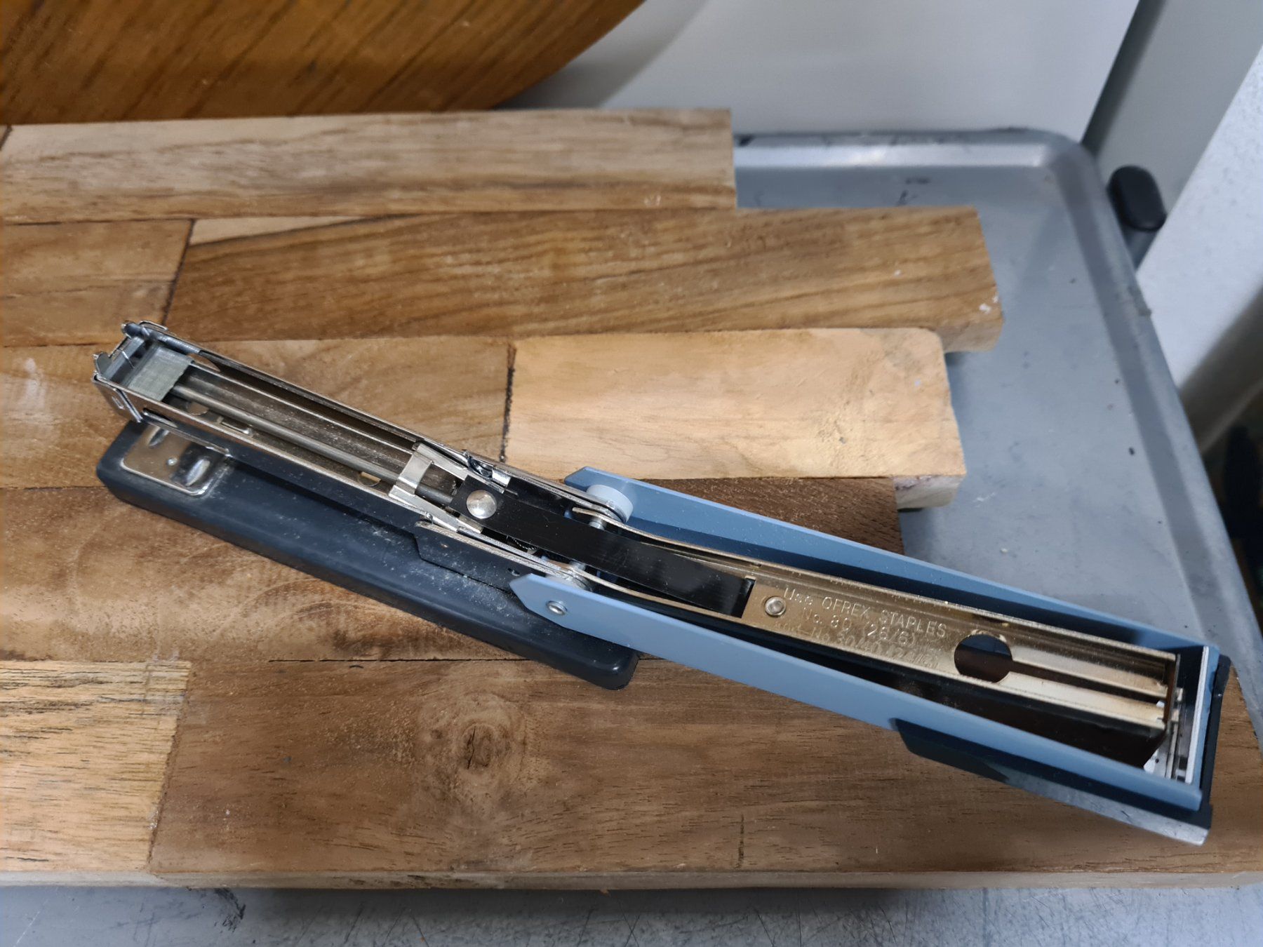 Macchine rilegatrici: Büro Utensilien/ Bostitch / Tacker – Usato da Amriswil venduto da used2use 2