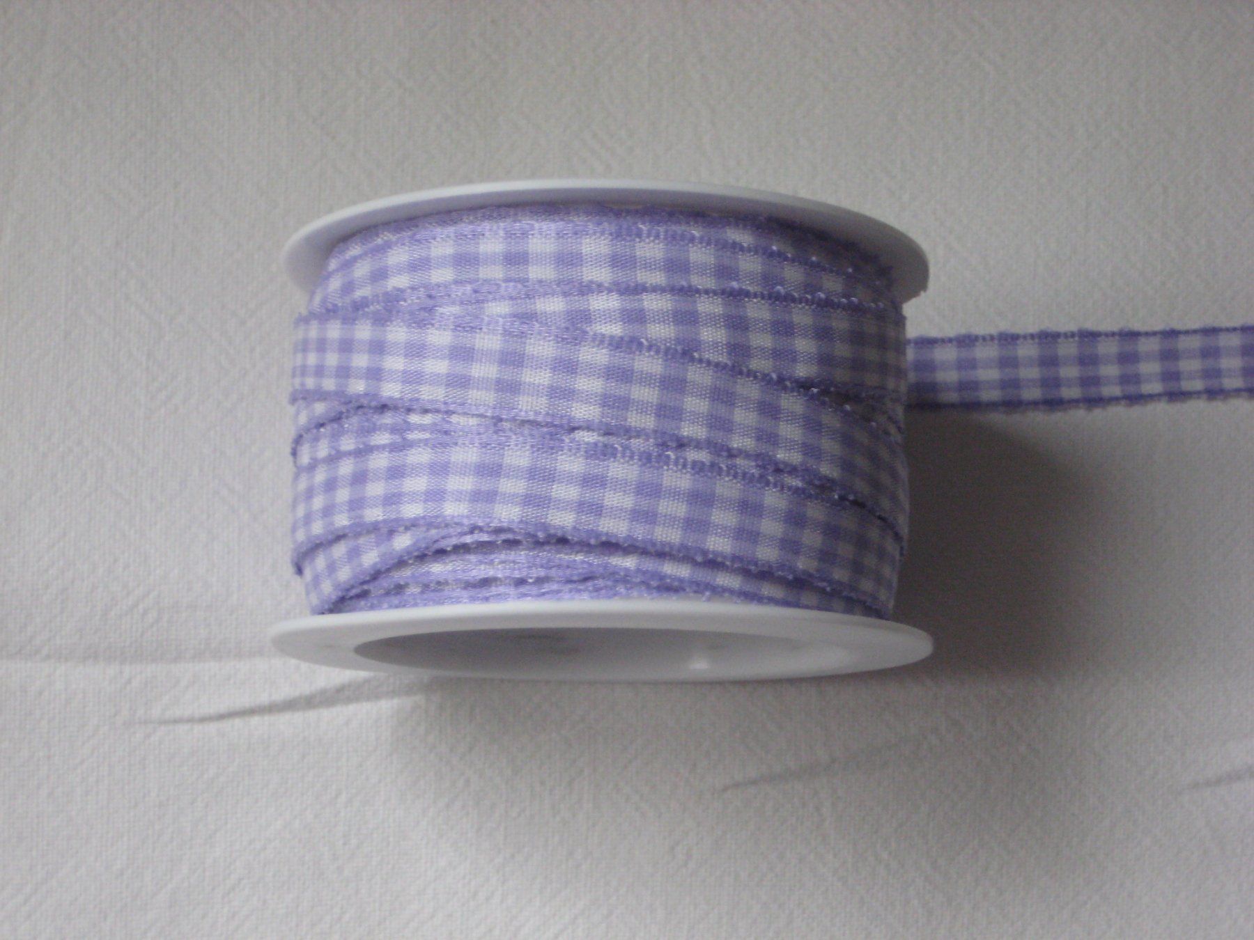 Dekobänder: Karoband flieder/weiss Polyester 1cm breit – Neu und originalverpackt aus Füllinsdorf von Schlupp