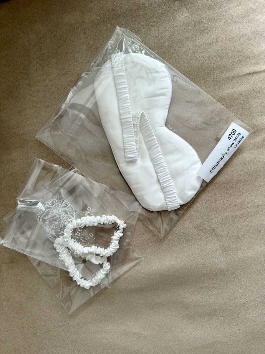 Altro in Cosmetici & Cura: Seide Schlafmaske & Haar Scrunchie – Nuovo e nell'imballaggio originale da Zürich venduto da Nika017 1