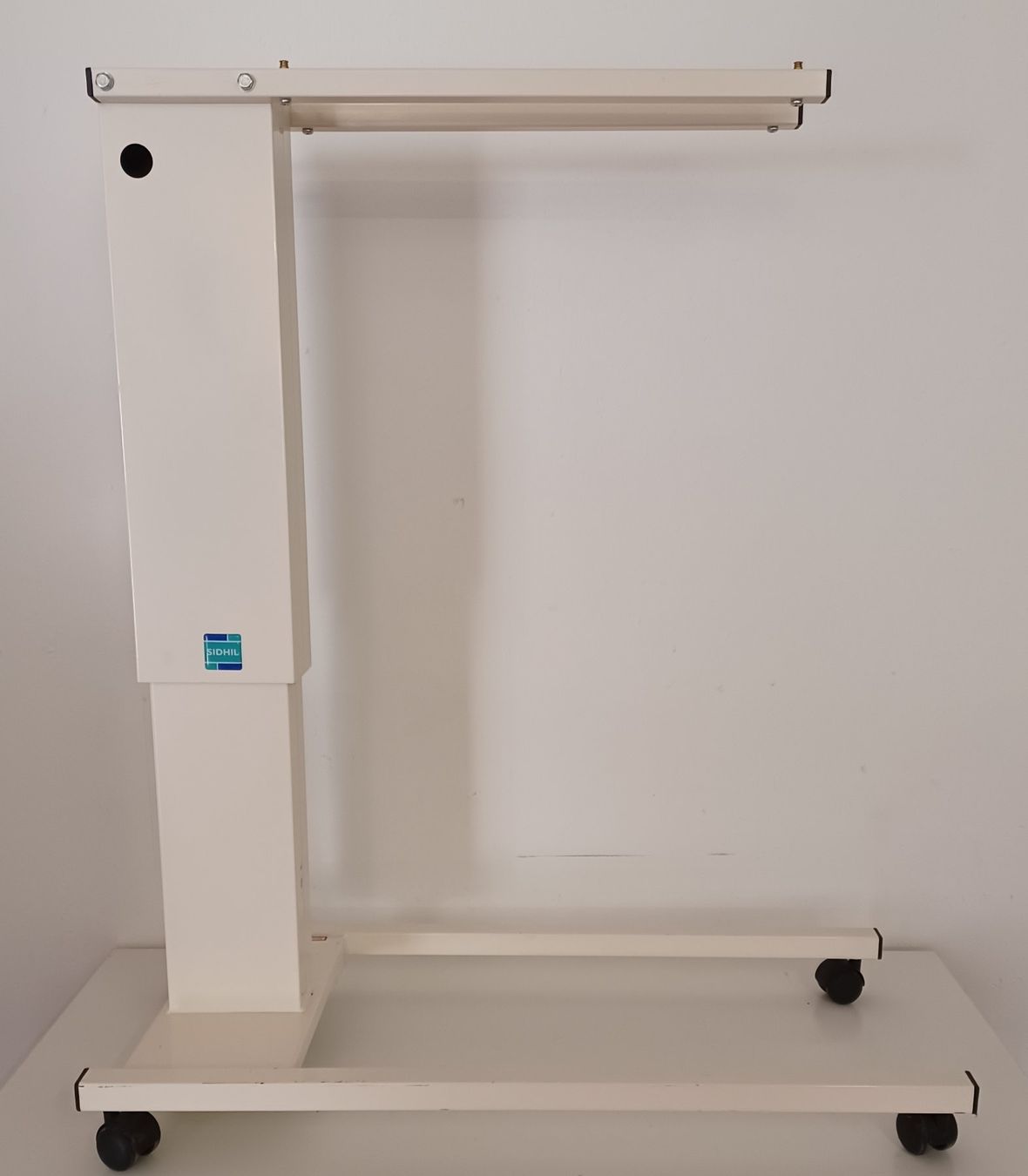 Autres décorations & accessoires: SIDHIL Easi-Riser Overbed Table – D'occasion à Niederdorf par LeptonAG_Labor