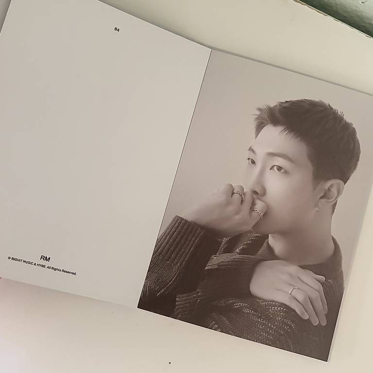 Carte collezionabili: BTS RM MONOCHROME 2024 Pop-Up Set – Nuovo (secondo la descrizione) da Berikon venduto da nao_5qbr 4