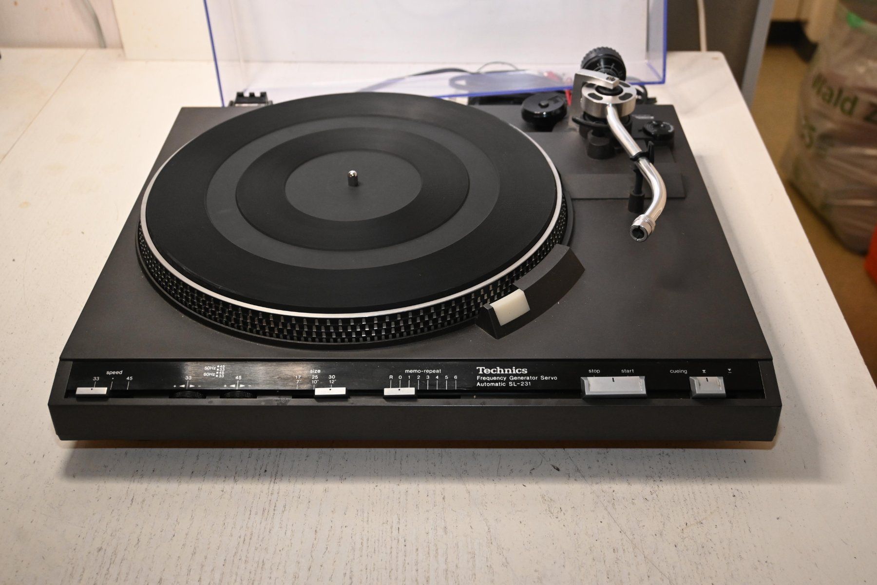 Technics Giradischi: Technics SL 231 Automatic Plattenspieler mit repat funktion – Usato da Laupen ZH venduto da Zmoewe