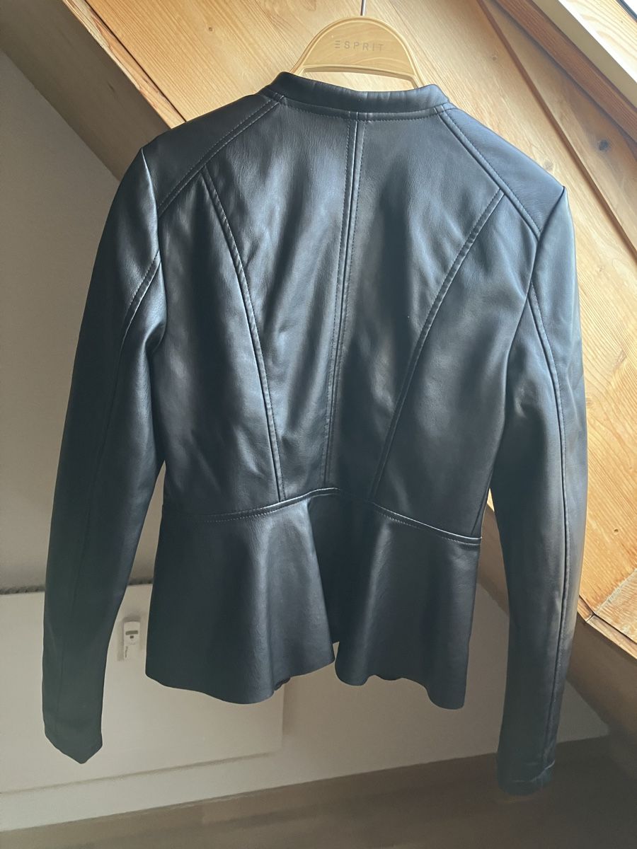 Vero Moda Jacken: schwarze Lederjacke XS – Gebraucht aus St. Gallen von andreav. 1