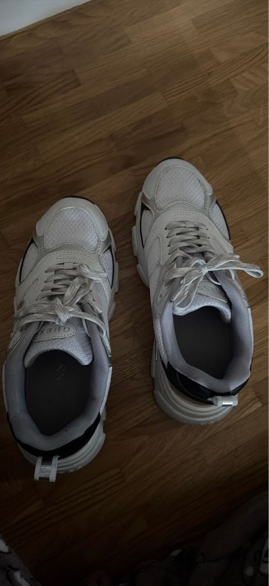 Scarpe da donna: Basket Guess taille 37  – Usato da Genève venduto da cra_wkn5 2