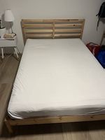 Ikea Holzbett 140x200cm. Komplett.