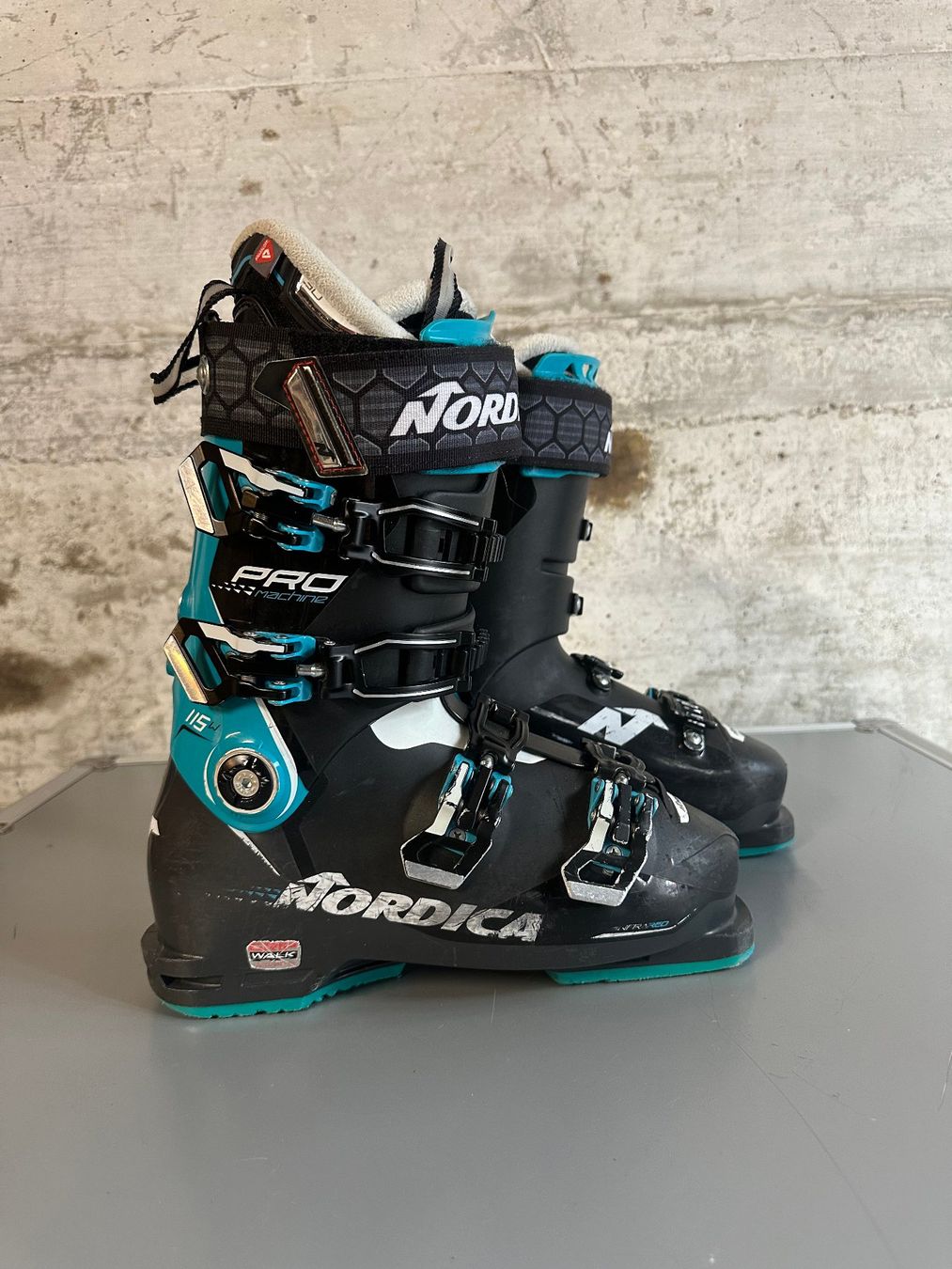 Nordica Scarpe da donna: Nordica Skischuhe 25.5 / Gr. 39 – Usato da Emmenbrücke venduto da karkarkar