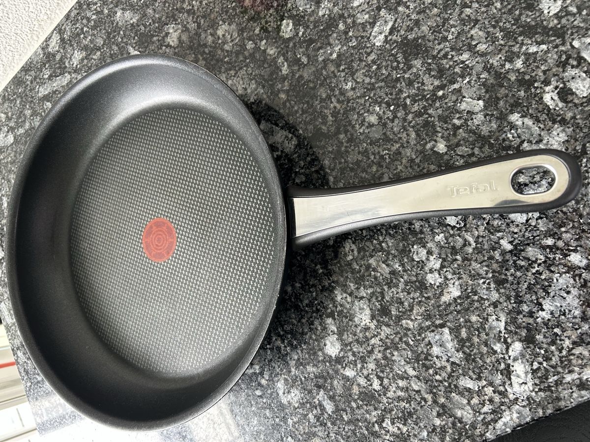 Tefal Padelle: Tefal Bratpfanne 32cm Schwarz  – Nuovo (secondo la descrizione) da Zürich venduto da Sophie0569