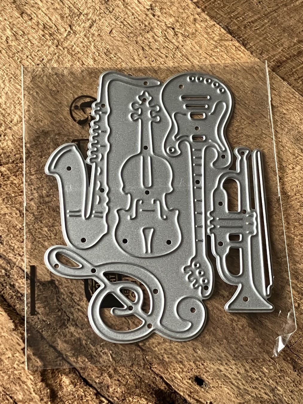 Schablonen: Neues Stanzschablonen-Set Musikinstrumente – Neu und originalverpackt aus Effretikon von wenuss 2