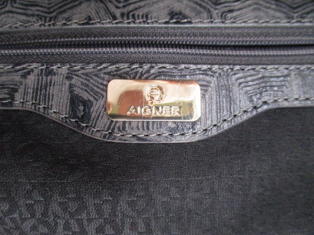 Aigner Taschen für Damen: AIGNER - neuw. Logomuster Tasche aus Leder mit Textil – Neu (gemäss Beschreibung) aus Wetzikon ZH von icewear 8