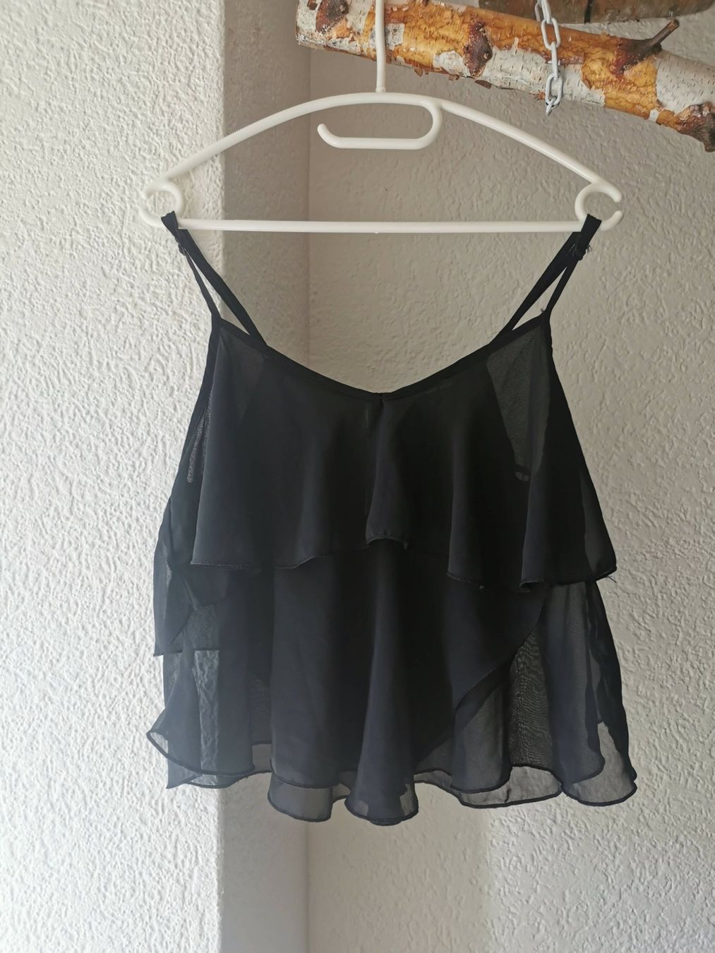 Top: Süsses Top in schwarz mit Volants - S/M – Usato da Wettingen venduto da JasminL92