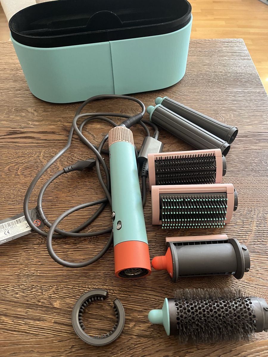 Dyson Piastre & Arricciacapelli: Dyson Airwrap Complete Long Haarglätter Set – Usato da Reinach BL venduto da sib_dfs9 3