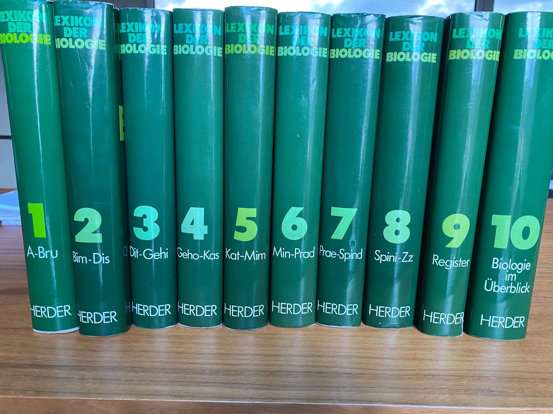Bücher: Lexikon der Biologie 10 Bände – Gebraucht aus Lüchingen von LIDB 3