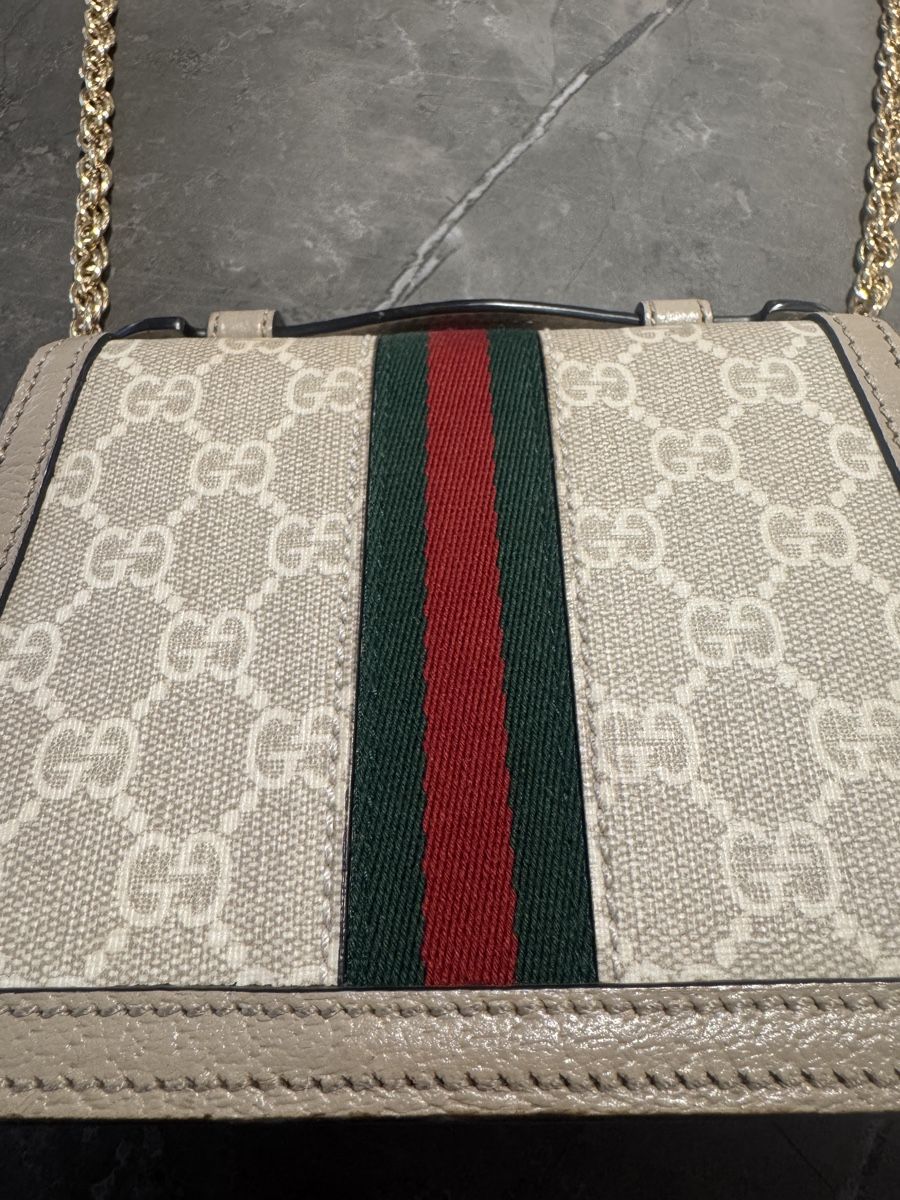 Gucci Borse da donna: Gucci Tasche beige mit GG Muster – Usato da Schindellegi venduto da Leormn_ch 5