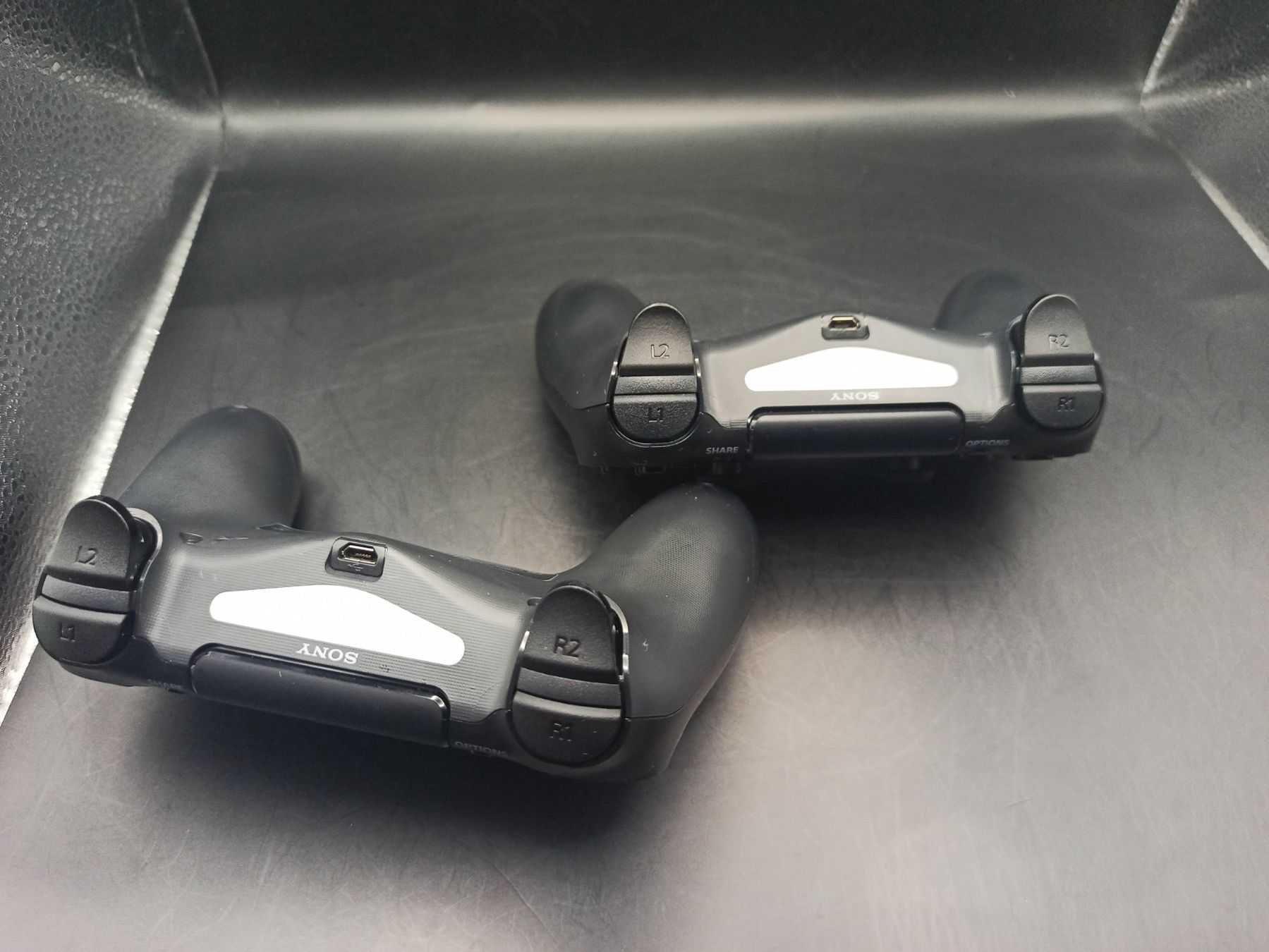 Controller: 2 x Original Controller Sony PS4 Wireless DualShock 4 TOP – Usato da Oberweningen venduto da mar_87mx 7