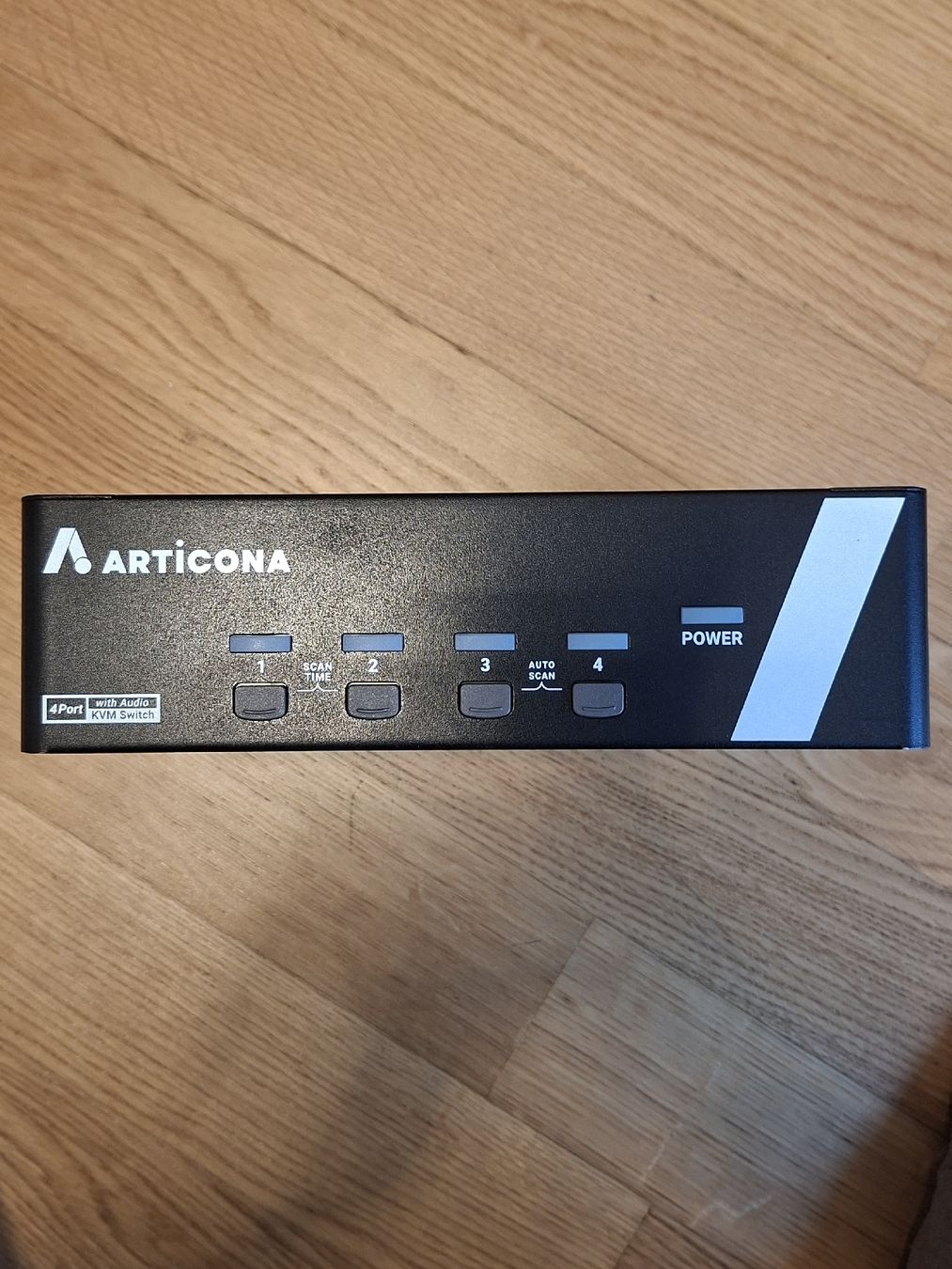 Hub & Switch: Articona 4 Port KVM-Switch von StarTech – Usato da Kehrsatz venduto da bassooon