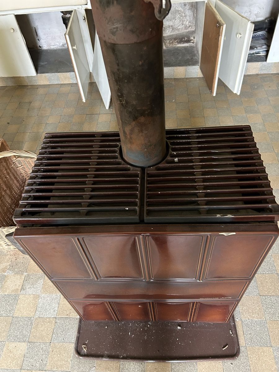 Stufe caminetto: Vintage Fourneau à bois Buderus-Juno – Usato da Montsevelier venduto da Batson 2