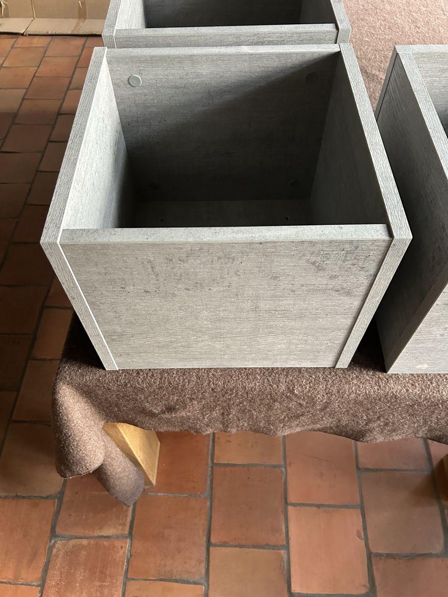 Scaffali: 3 graue Wandregale, Cube, Betonoptik – Usato da riedholz venduto da Briglemue 6