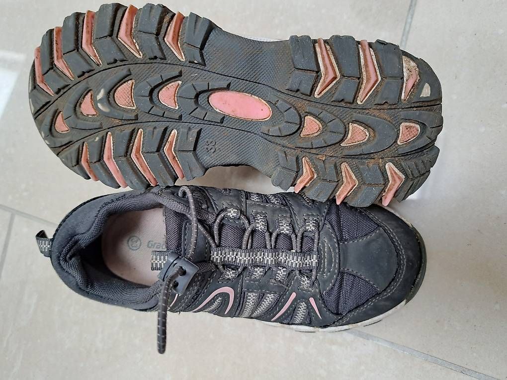 Chaussures filles: zu verkaufen WANDERSCHUHE Mädchen – D'occasion à Oftringen par Gladiator76 2