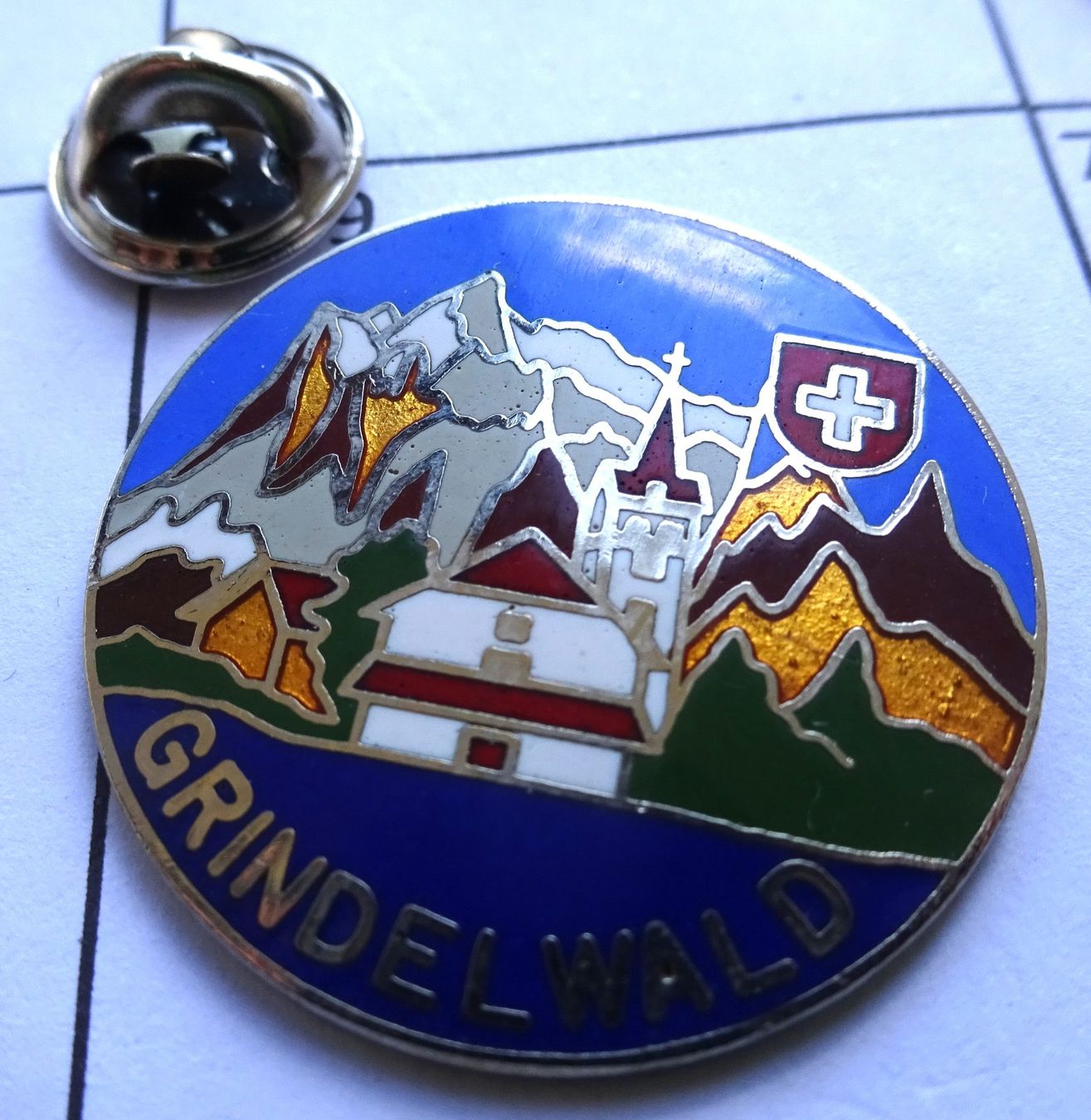 Placchette & Badge: Pin GRINDELWALD  Berge – Usato da Utzenstorf venduto da BUtter81