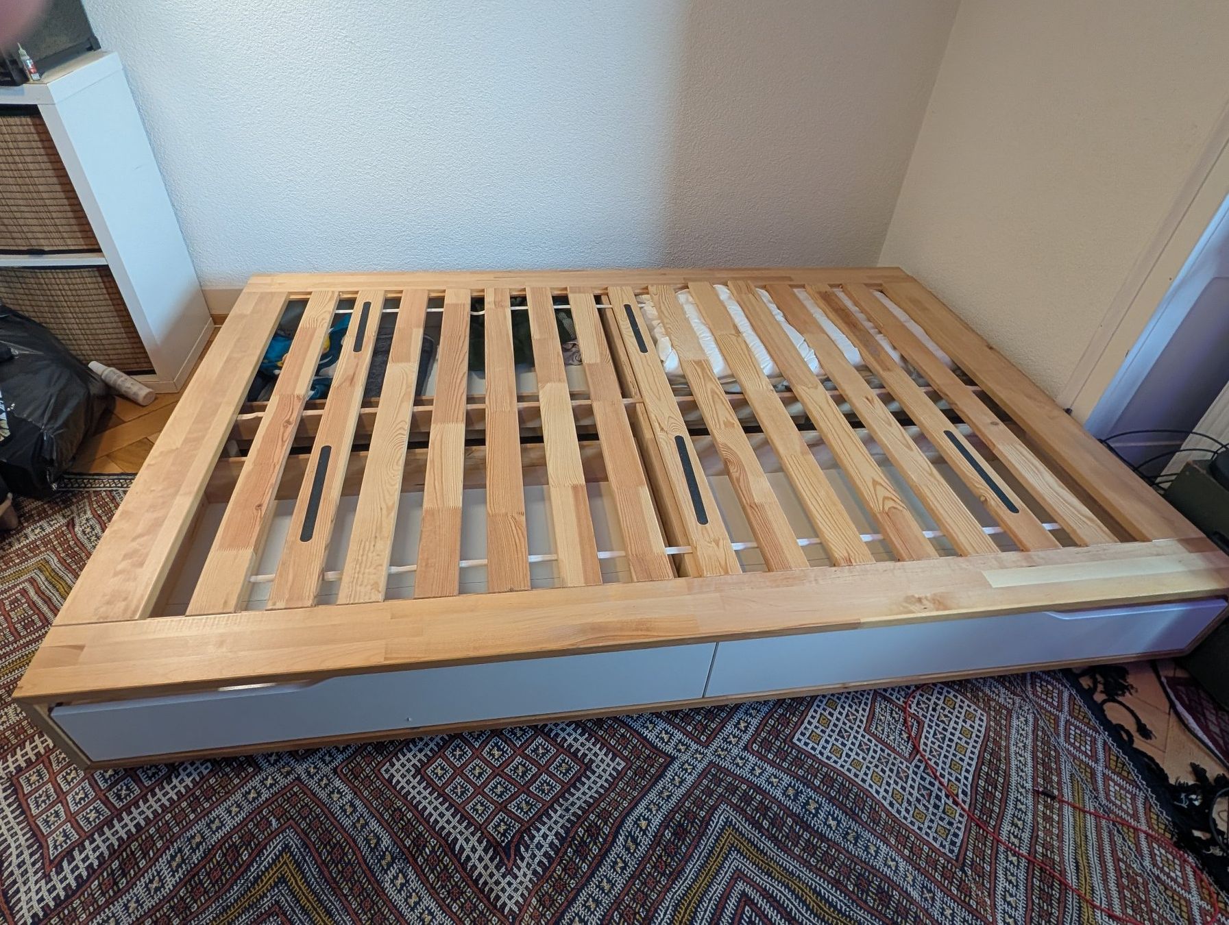 Ikea Letti: Bettgestell mandal ikea 140*200 – Usato da Zürich venduto da Jules8003 1