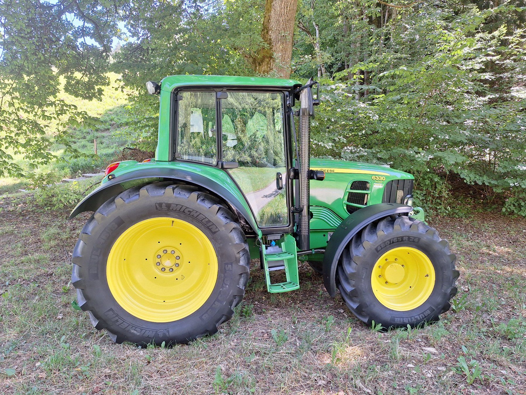 John Deere Trattori: John Deere 6330 Premium – Usato da Brünisried venduto da puerrop 4