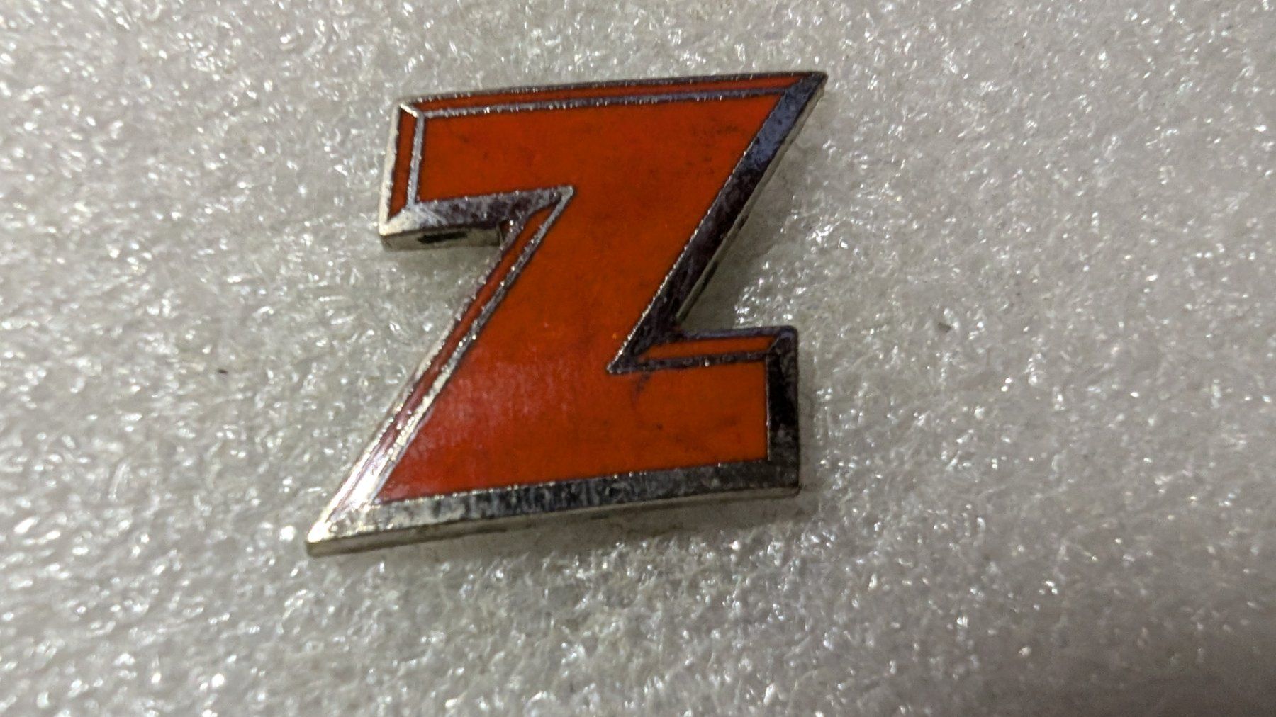 Placchette & Badge: Ansteckpin 207: Z – Usato da Oppligen venduto da Pin-Fall-Shop