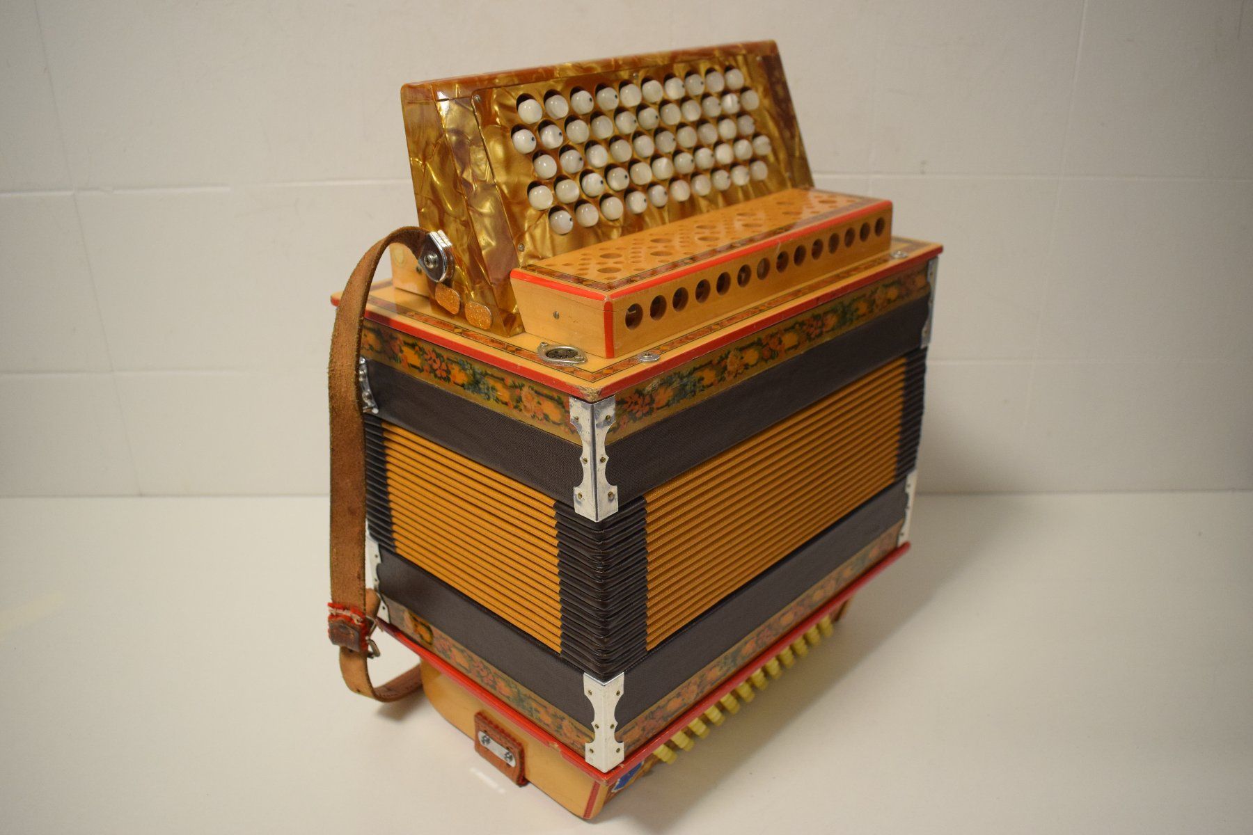 Strumenti musicali: Chromatisch Schwyzerörgeli – Usato da Zürich venduto da Brockito 1