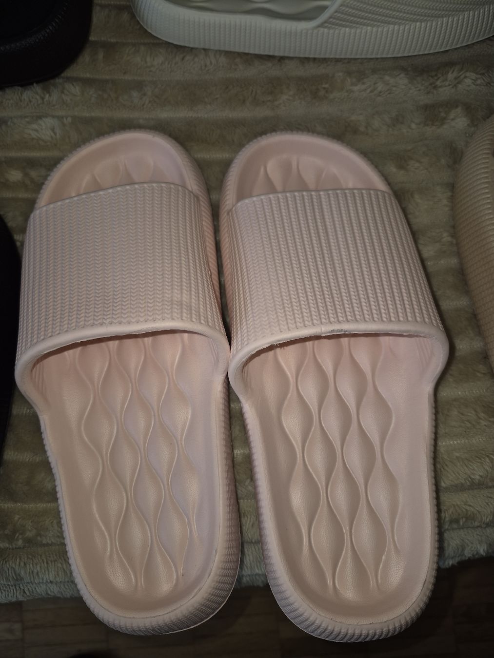 Damenschuhe: Pantoletten rosa Grösse 39 neu – Neu (gemäss Beschreibung) aus Au ZH von fundgruebli