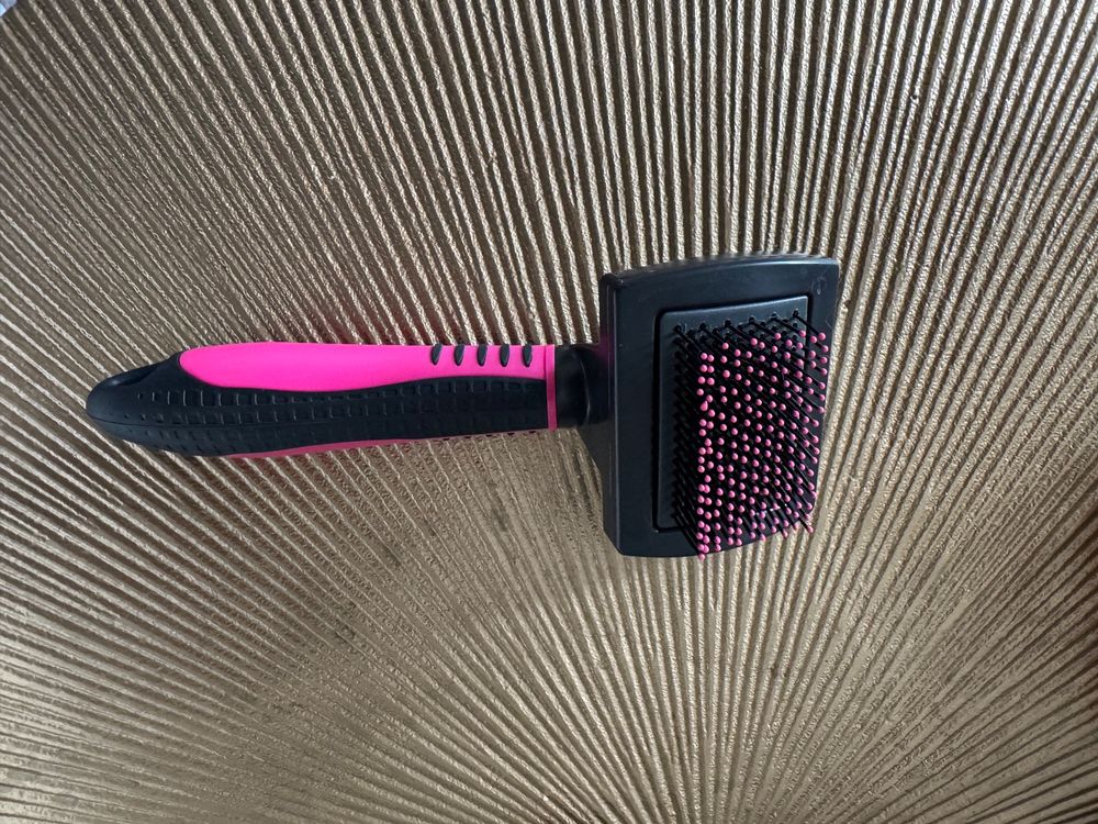 Fellwunder Unterwollbürste Für Hunde & Katzen - Deshedding Bürste Reduziert Haaren Um 95%