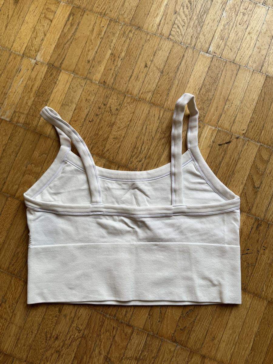 Top: Sport Crop Top, Size M, Cream White – Usato da Effretikon venduto da expiredrice 1