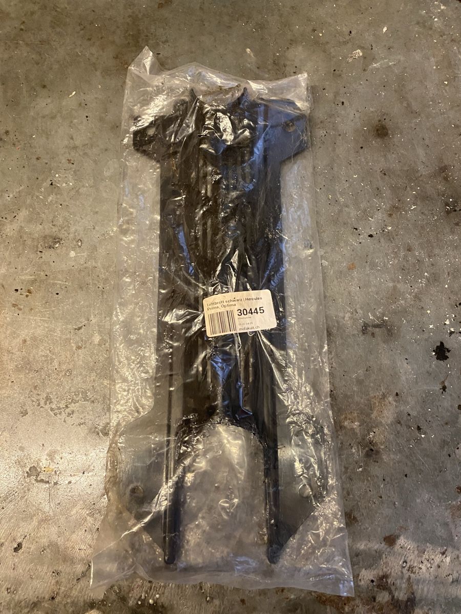 Hercules Parti ricambio per ciclomotori: Trittbrett schwarz Hercules Prima neu – Nuovo e nell'imballaggio originale da Büren an der Aare venduto da twostrokeguy