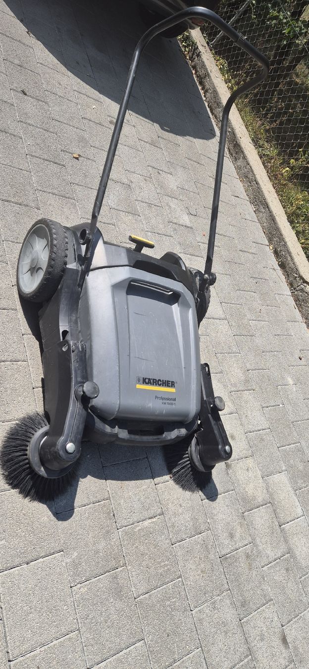 Kärcher Alle Maschinen: Kärcher KM 70/20C – Gebraucht aus Grenchen von Heja1604