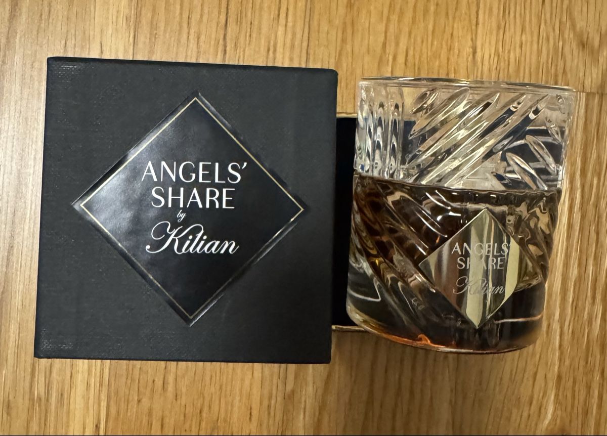 Kilian Profumi & Eau de Toilette: Angels' Share By Kilian 47 ml von 50 ml – Usato da Zürich venduto da Loveparfumes