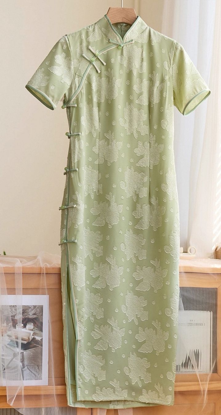 Vestiti: Chinesisches Cheongsam, Größe S – Usato da Murten venduto da Alicetea 1