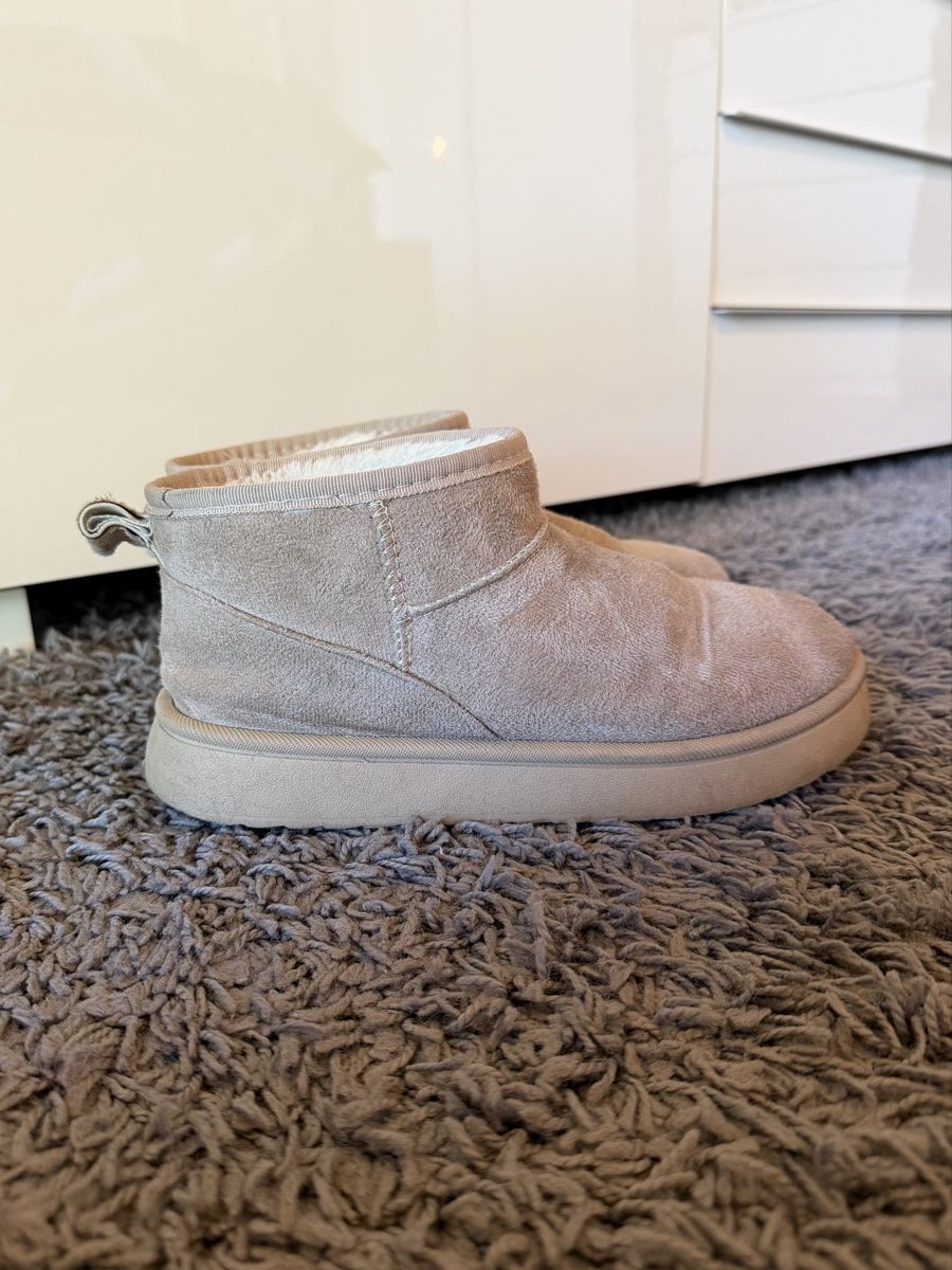 Chaussures femmes: Winterschuhe EU 39 – D'occasion à Frümsen par laura002