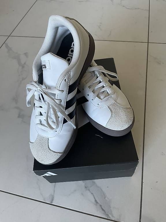 Scarpe da donna: Sneackers Adidas 37 1/3 – Usato da Locarno venduto da ste_8rjr 1